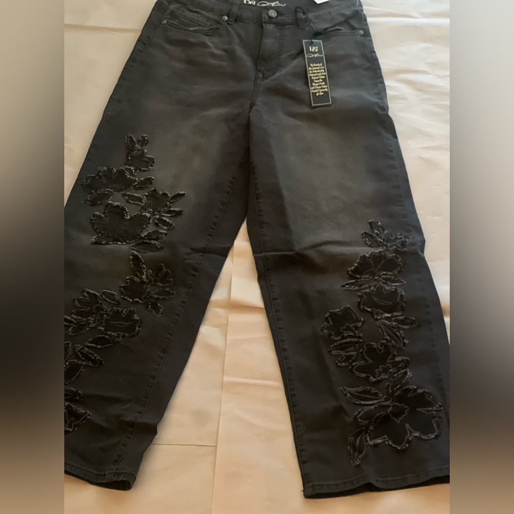 NWTS DG2 Wide leg Jeans ANY 3/$24  w/$4.99 shipping Black Floral Embroidered